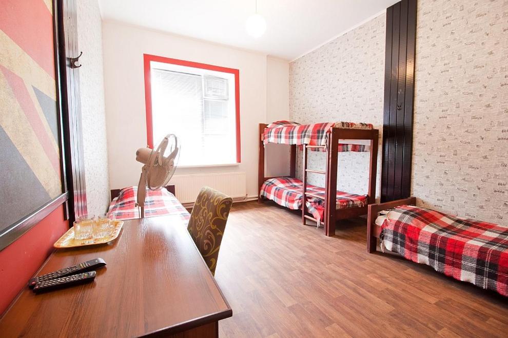 Tsentr Hostel Vinnytsja Buitenkant foto